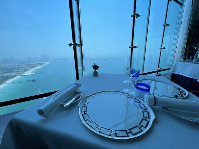 مطاعم برج ىالعرب في دبي 3
