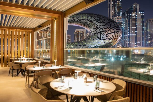 مطاعم ابراج الامارات دبي 3