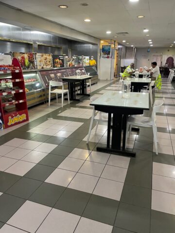مطعم المطار القديم دبي
