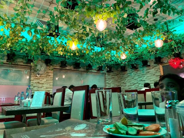 مطعم مندي في دبي شارع الشيخ زايد 