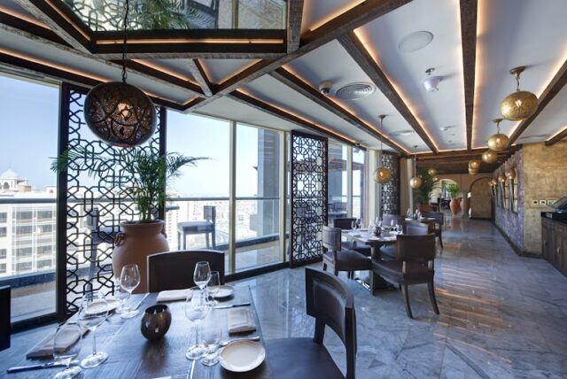 مطاعم في جزيرة النخله دبي 