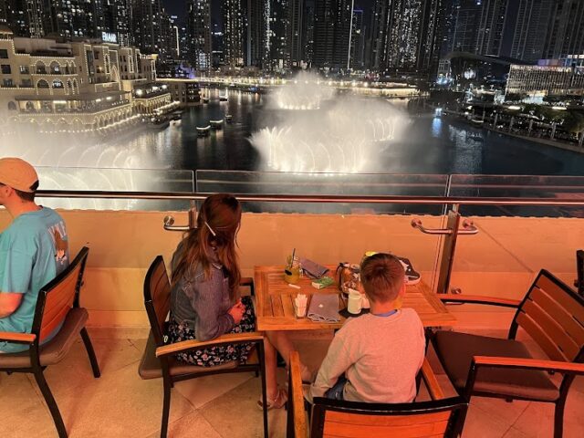 مطعم بحري في دبي مول 