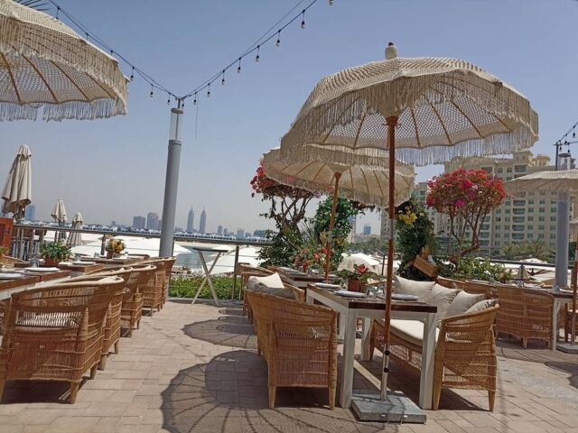 مطاعم على الشاطئ في دبي