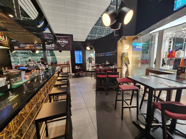 مطاعم في مطار دبي
